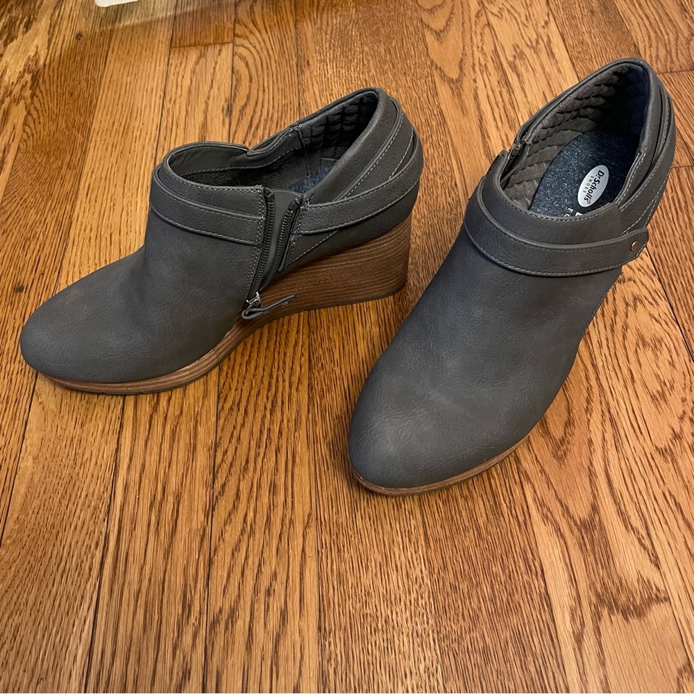 Dr. Scholls Gray Suede Wedges size 8.5
